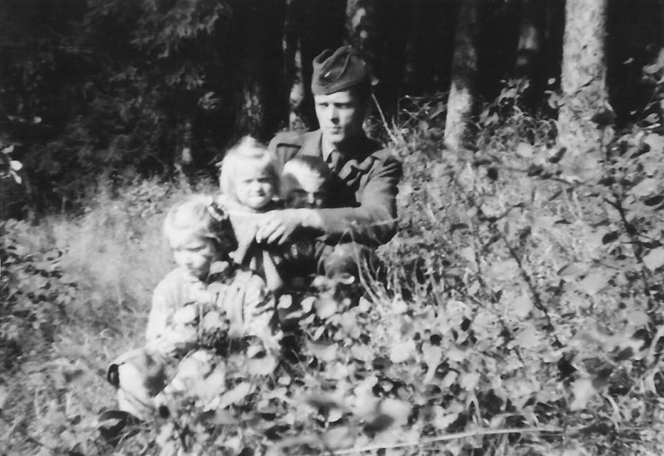 Jana,Božena a Václav Tejklovi,voják p.Tejkl